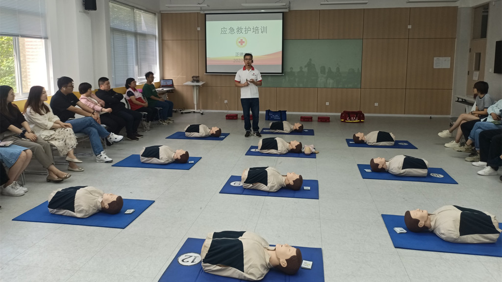 生命至上，“救”在身边 偷拍做爱
开展辅导员应急救护专题培训